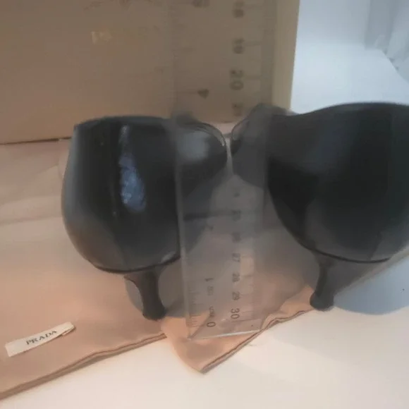 Prada Black Patent Leather Pointed Toe Kitten Heels Pumps EU 37.5 US 7.5 Italy - Picture 9 of 12